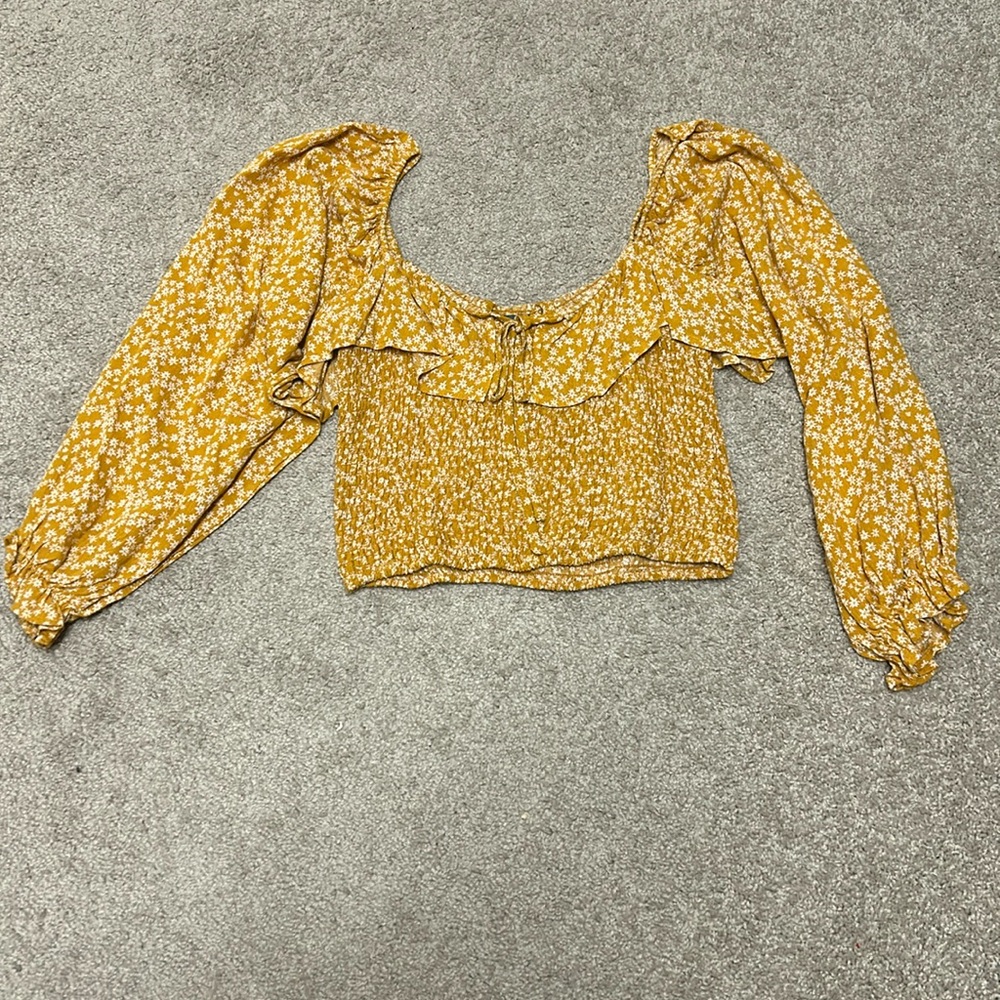 Long sleeve crop top